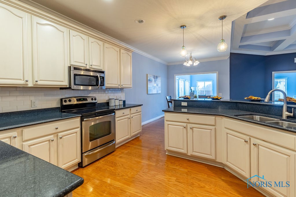 9564 Captiva Drive, Sylvania, Ohio image 13