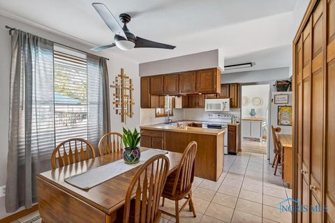 Tiny photo for 541 Fairfield Park Drive, Maumee, OH 43537 (MLS # 6136965)