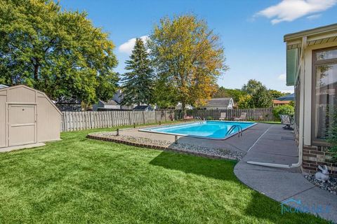 Tiny photo for 541 Fairfield Park Drive, Maumee, OH 43537 (MLS # 6136965)