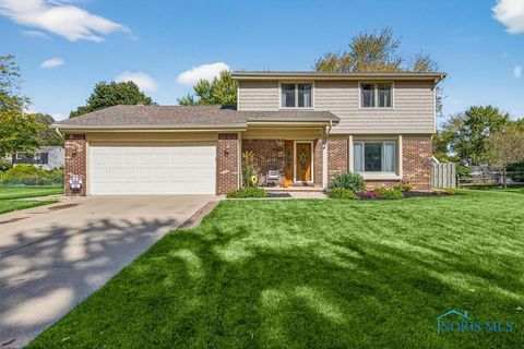 Photo of 541 Fairfield Park Drive, Maumee, OH 43537 (MLS # 6136965)