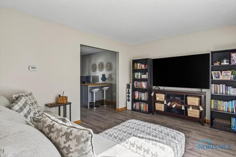 Tiny photo for 541 Fairfield Park Drive, Maumee, OH 43537 (MLS # 6136965)