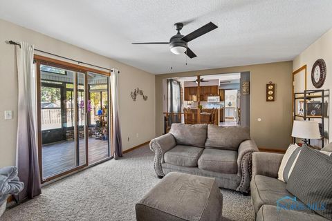 Tiny photo for 541 Fairfield Park Drive, Maumee, OH 43537 (MLS # 6136965)