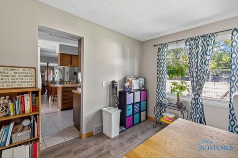 Tiny photo for 541 Fairfield Park Drive, Maumee, OH 43537 (MLS # 6136965)