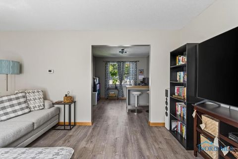 Tiny photo for 541 Fairfield Park Drive, Maumee, OH 43537 (MLS # 6136965)