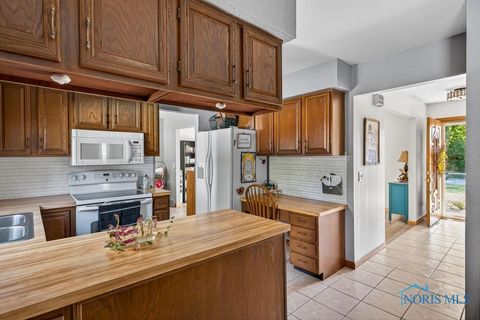 Tiny photo for 541 Fairfield Park Drive, Maumee, OH 43537 (MLS # 6136965)