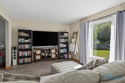Tiny photo for 541 Fairfield Park Drive, Maumee, OH 43537 (MLS # 6136965)