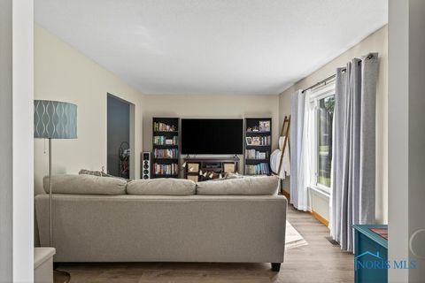 Tiny photo for 541 Fairfield Park Drive, Maumee, OH 43537 (MLS # 6136965)