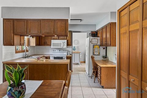 Tiny photo for 541 Fairfield Park Drive, Maumee, OH 43537 (MLS # 6136965)