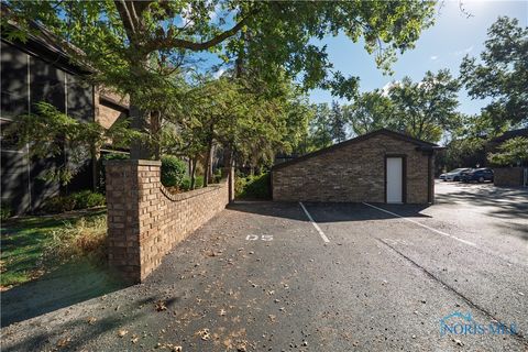 Tiny photo for 6537 Abbey Run #D-5, Sylvania, OH 43560 (MLS # 6136680)