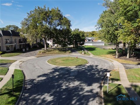 Tiny photo for 6537 Abbey Run #D-5, Sylvania, OH 43560 (MLS # 6136680)