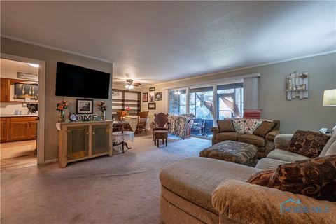 Tiny photo for 6537 Abbey Run #D-5, Sylvania, OH 43560 (MLS # 6136680)