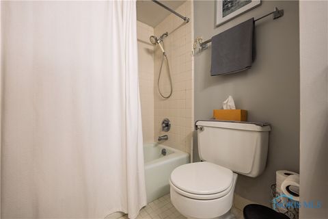 Tiny photo for 6537 Abbey Run #D-5, Sylvania, OH 43560 (MLS # 6136680)