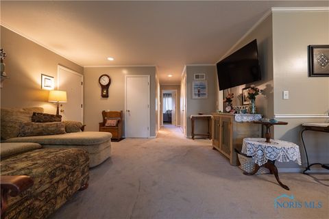 Tiny photo for 6537 Abbey Run #D-5, Sylvania, OH 43560 (MLS # 6136680)