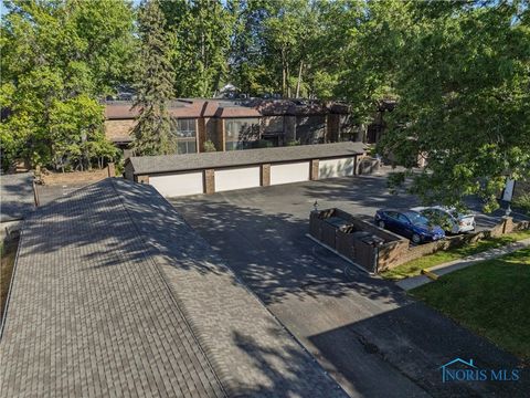 Tiny photo for 6537 Abbey Run #D-5, Sylvania, OH 43560 (MLS # 6136680)