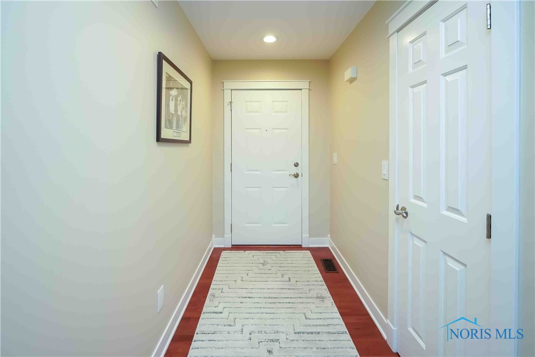 1025 Crystal Lane, Findlay, Ohio image 3