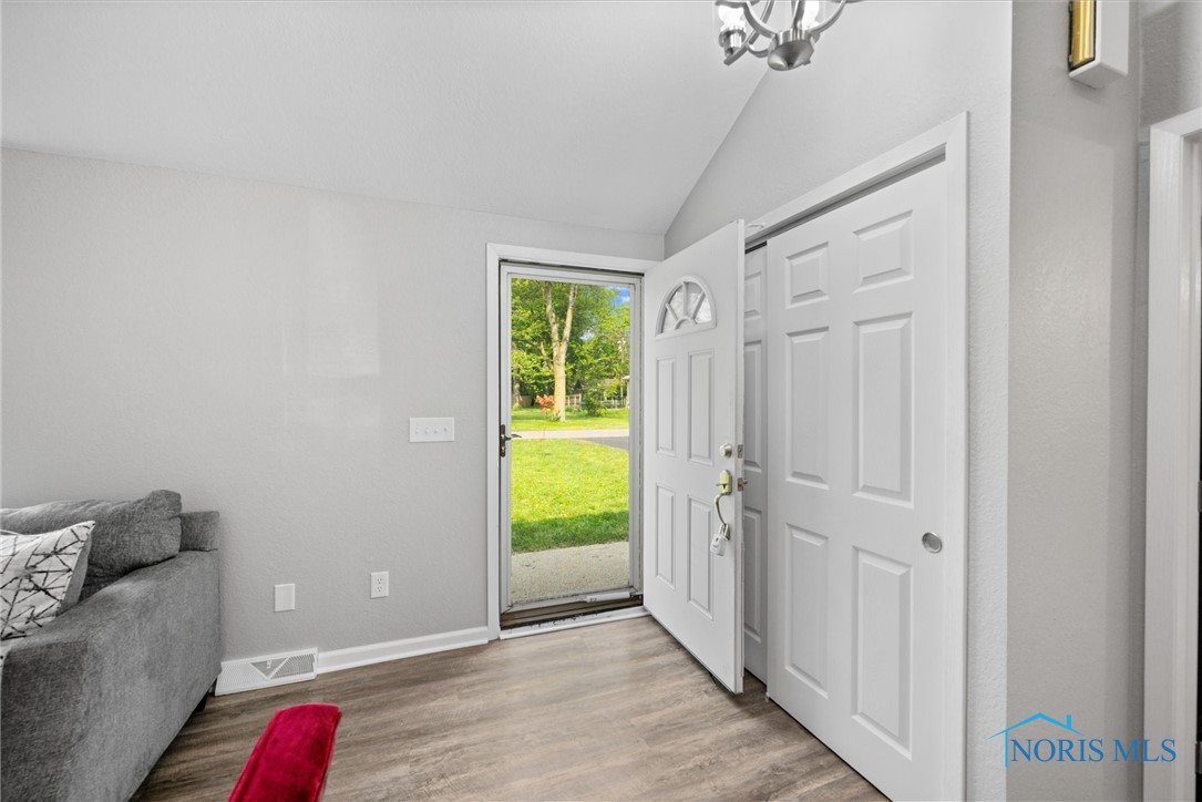 2036 Brancaster Road, Toledo, Ohio image 2