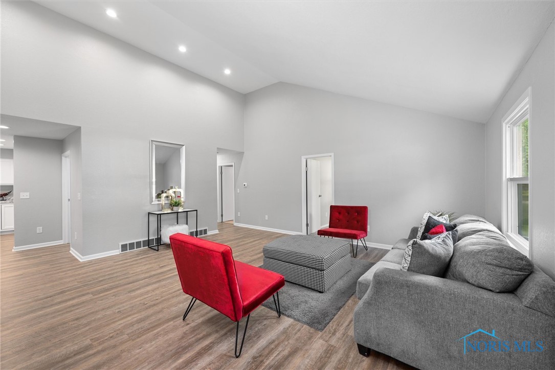 2036 Brancaster Road, Toledo, Ohio image 3