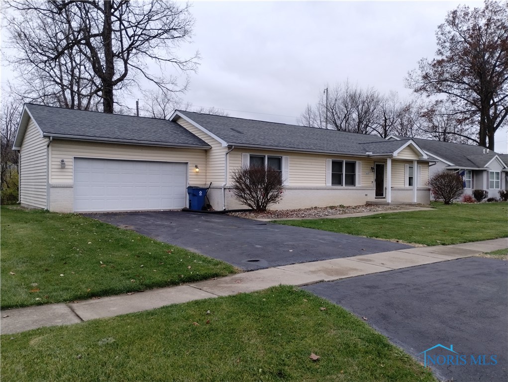 6127 Sunrise Circle, Sylvania, Ohio image 2