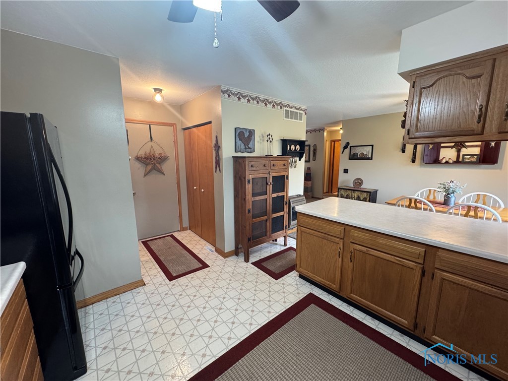449 W College Avenue, Pemberville, Ohio image 28