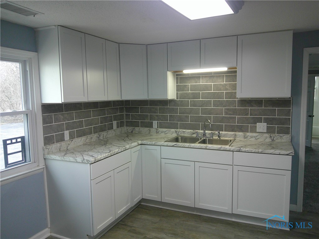 5415 Seaman Rd. Rd, Oregon, Ohio image 3