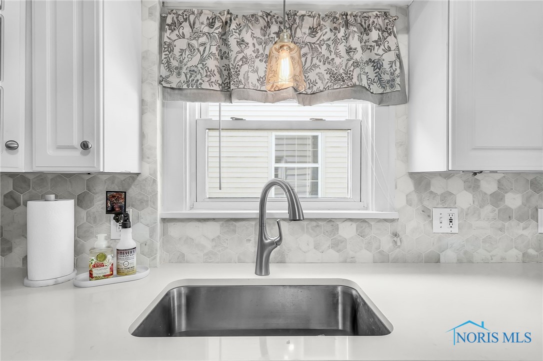 3743 Woodmont Road, Toledo, Ohio image 12