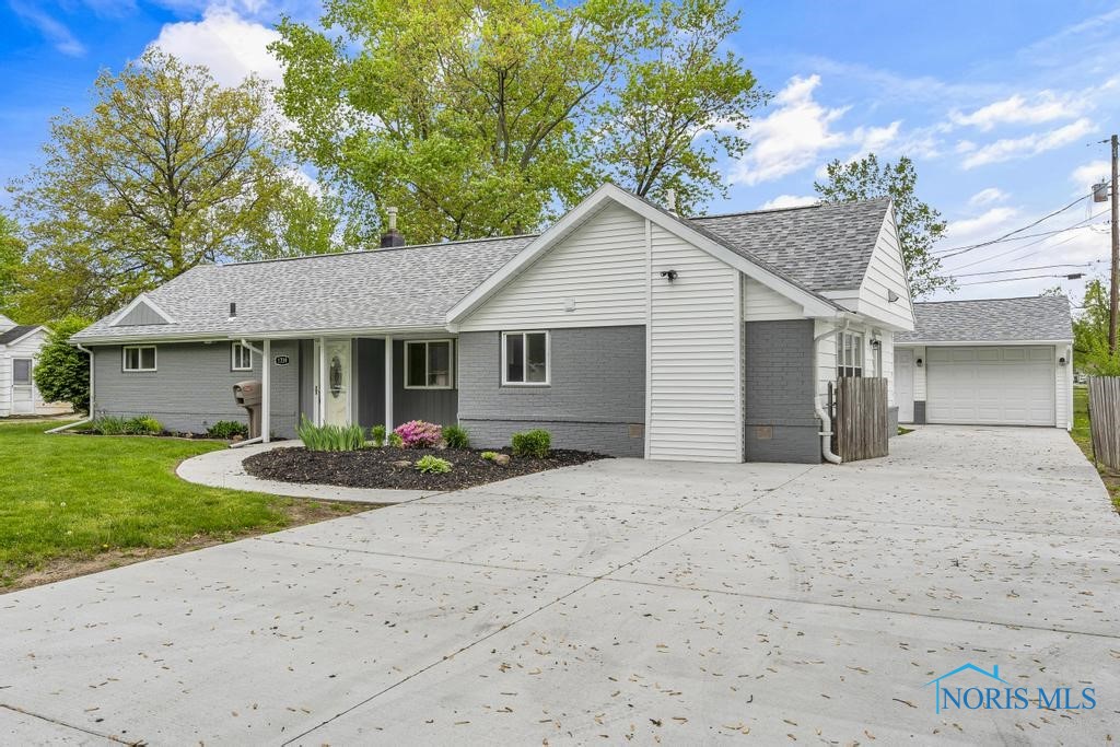 1739 Longwood Drive, Toledo, Ohio image 1