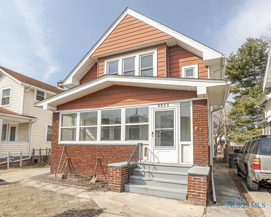 4207 Fairview Drive, Toledo, Ohio image 1