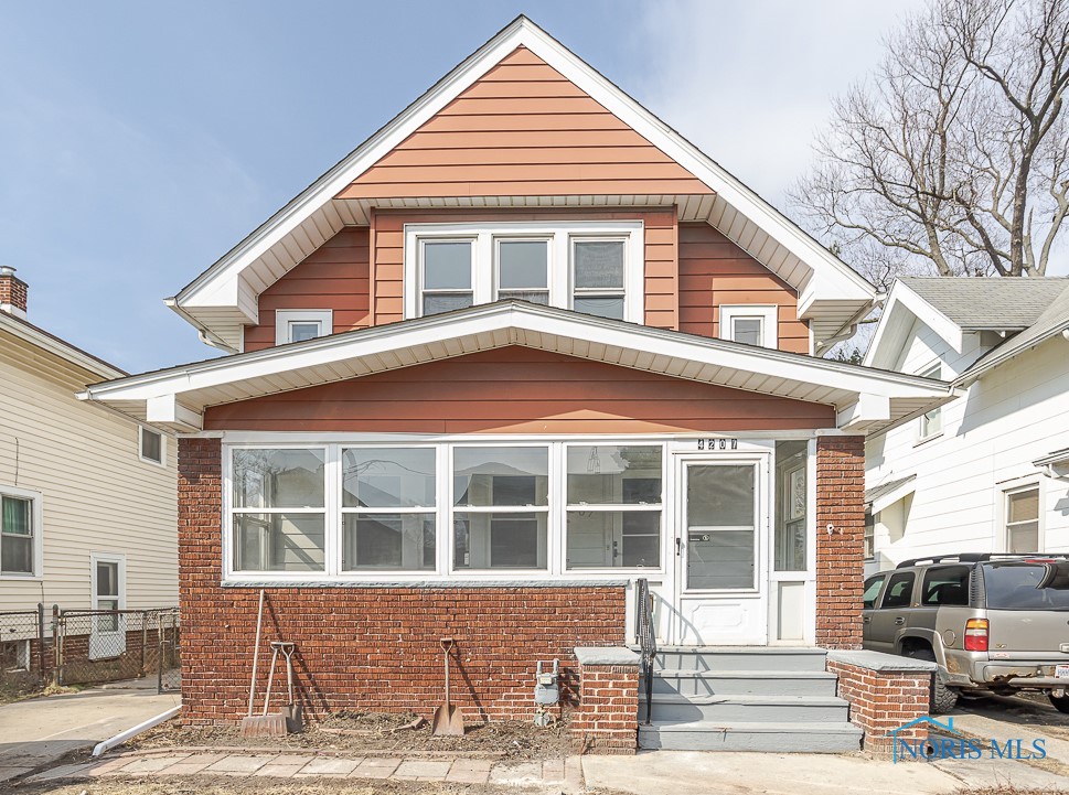 4207 Fairview Drive, Toledo, Ohio image 2