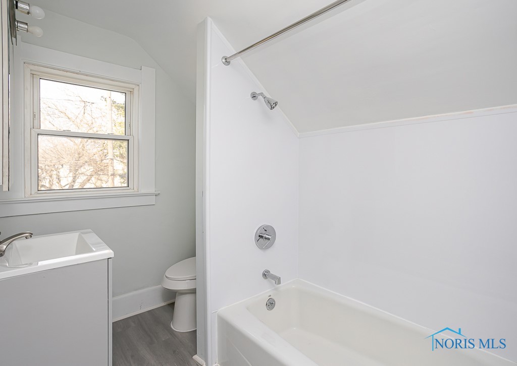4207 Fairview Drive, Toledo, Ohio image 40