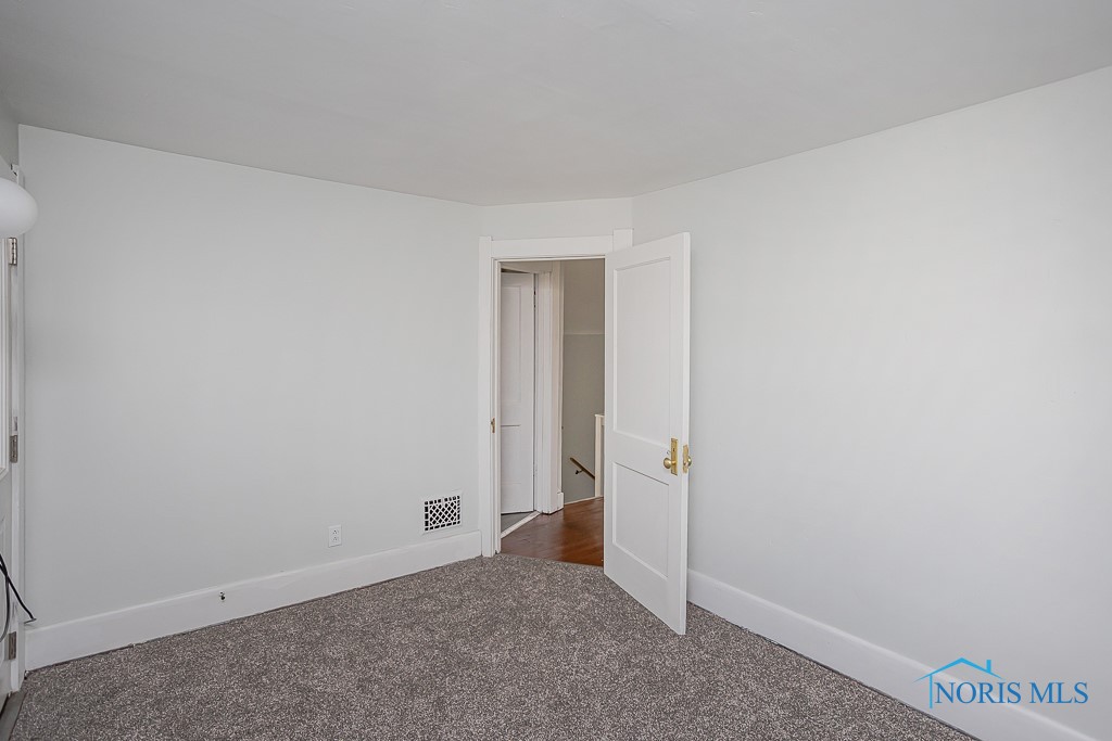 4207 Fairview Drive, Toledo, Ohio image 33