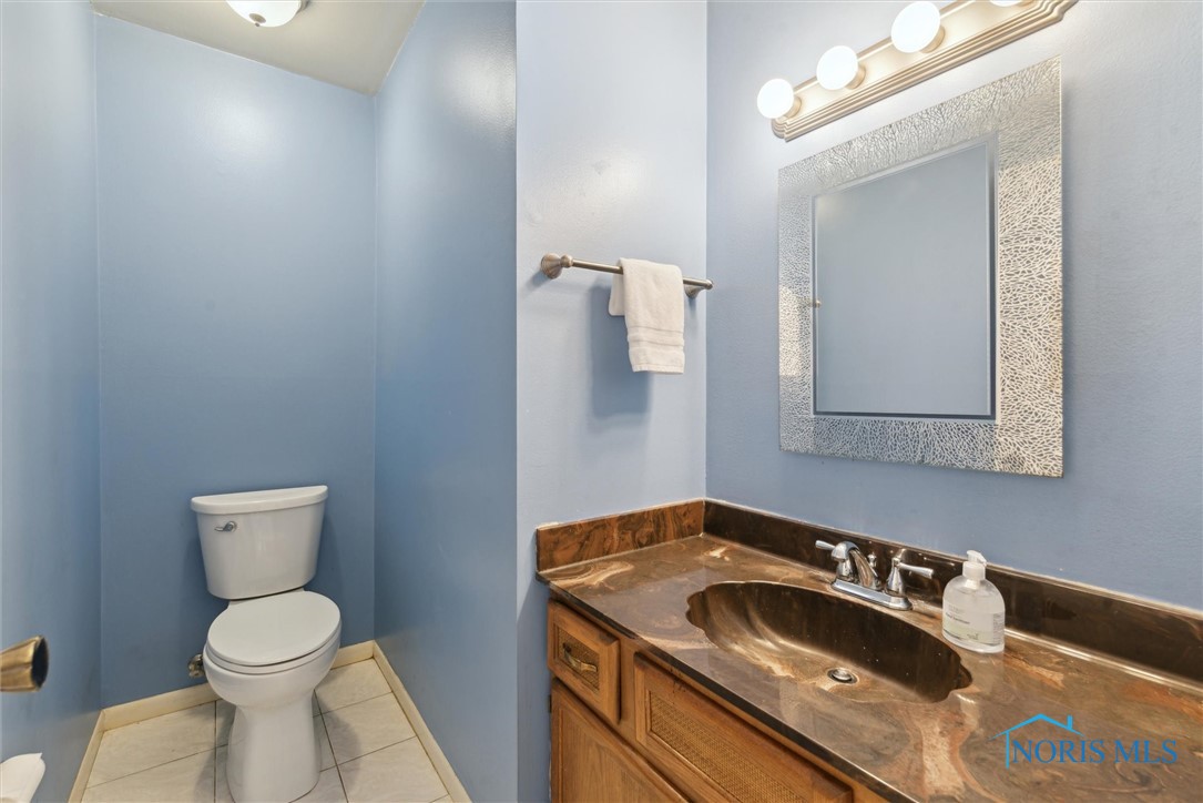 2705 Westcastle Drive #2705C, Toledo, Ohio image 8