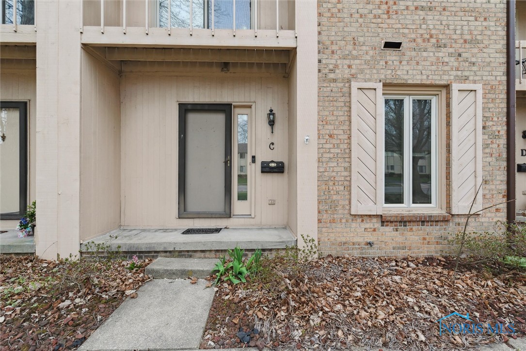 2705 Westcastle Drive #2705C, Toledo, Ohio image 4