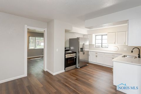 Tiny photo for 4224 Beverly Drive, Toledo, OH 43614 (MLS # 6136211)