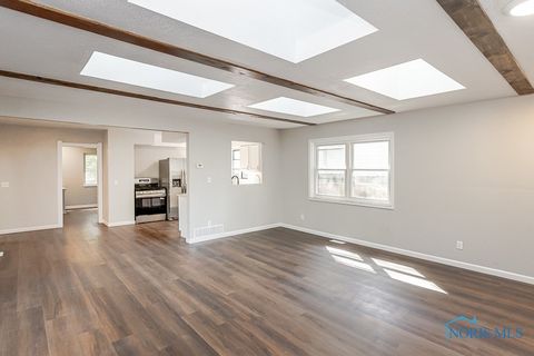Tiny photo for 4224 Beverly Drive, Toledo, OH 43614 (MLS # 6136211)