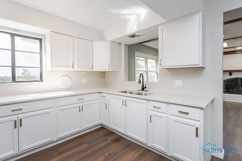 Tiny photo for 4224 Beverly Drive, Toledo, OH 43614 (MLS # 6136211)