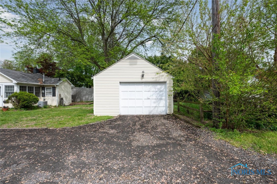 2559 Oak Grove Place, Toledo, Ohio image 14