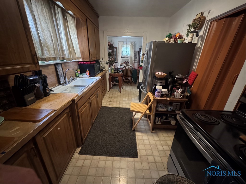 2125 Wyndhurst Road, Toledo, Ohio image 9