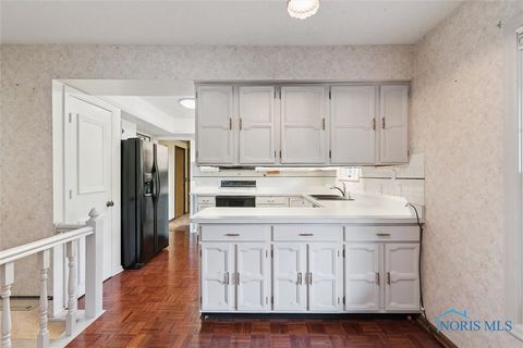 Tiny photo for 24633 W River Road, Perrysburg, OH 43551 (MLS # 6136703)