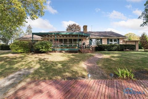 Tiny photo for 24633 W River Road, Perrysburg, OH 43551 (MLS # 6136703)