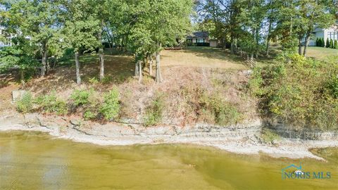 Tiny photo for 24633 W River Road, Perrysburg, OH 43551 (MLS # 6136703)