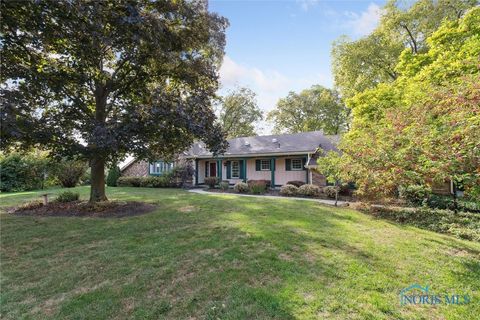 Tiny photo for 24633 W River Road, Perrysburg, OH 43551 (MLS # 6136703)