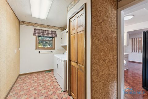 Tiny photo for 24633 W River Road, Perrysburg, OH 43551 (MLS # 6136703)