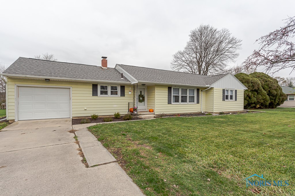 422 Henry Drive, Woodville, Ohio image 1