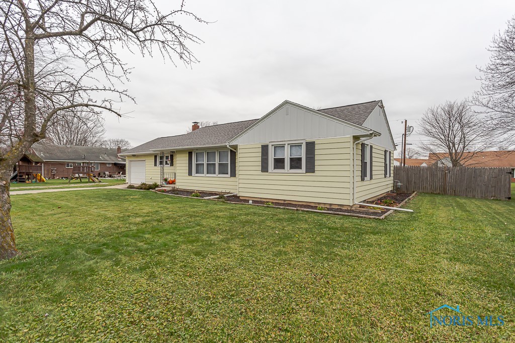 422 Henry Drive, Woodville, Ohio image 2