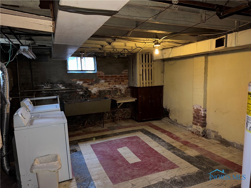 2550 Robinwood Avenue, Toledo, Ohio image 30