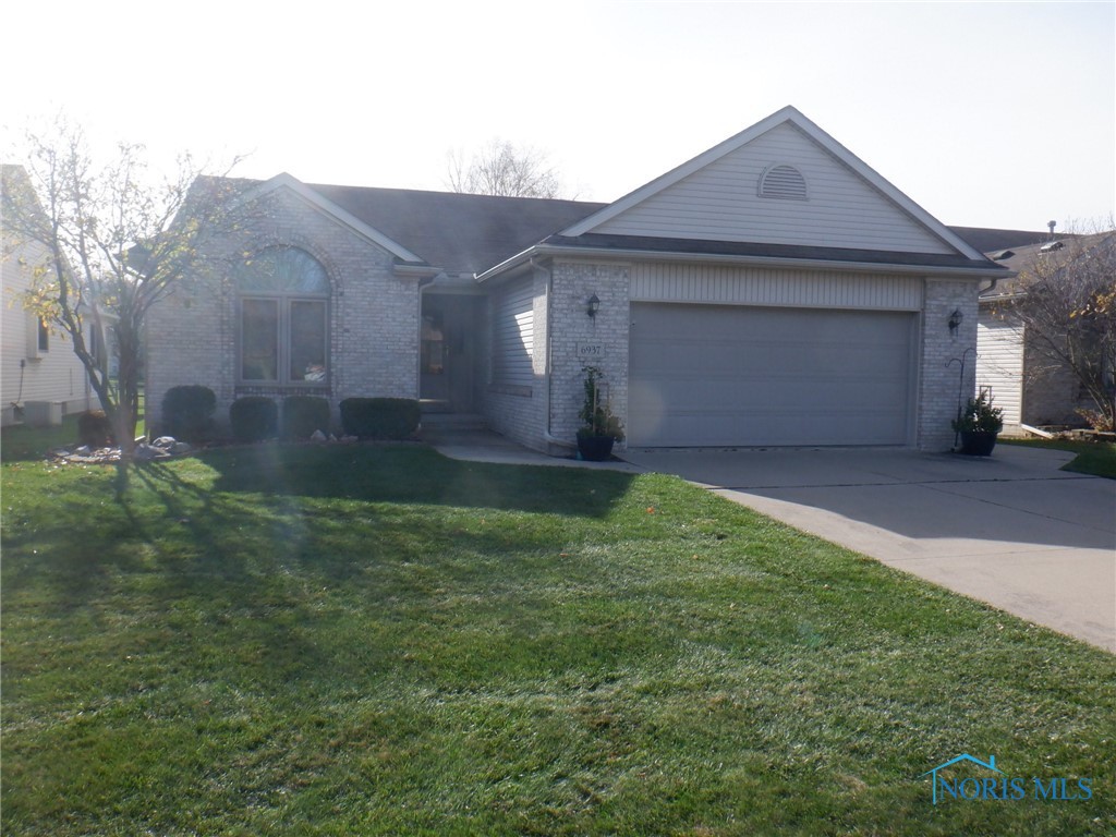 6937 Nightingale Drive, Holland, Ohio image 1