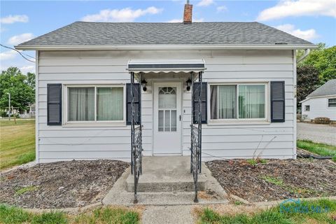 Photo of 2674 US Highway 20, Swanton, OH 43558 (MLS # 6136081)