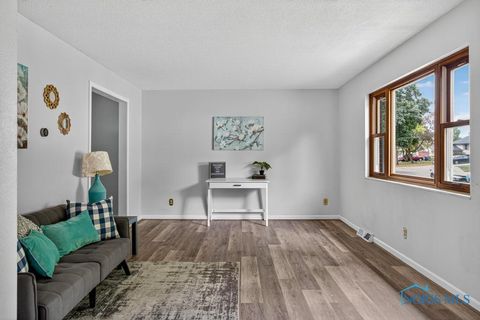 Tiny photo for 2155 Bishopsgate Drive, Toledo, OH 43614 (MLS # 6136918)