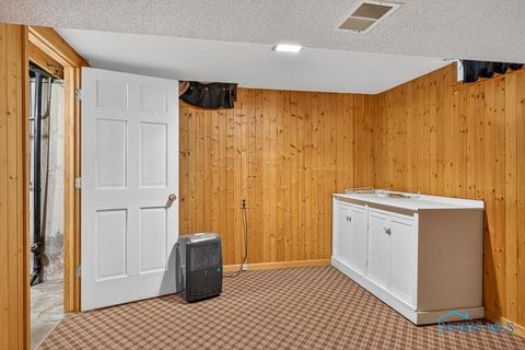 Tiny photo for 2155 Bishopsgate Drive, Toledo, OH 43614 (MLS # 6136918)