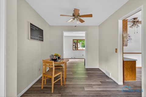 Tiny photo for 2155 Bishopsgate Drive, Toledo, OH 43614 (MLS # 6136918)